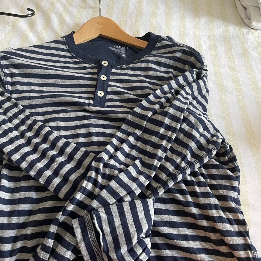 Old Navy Loon Sleeves T shirt  blue and grey stripes size L